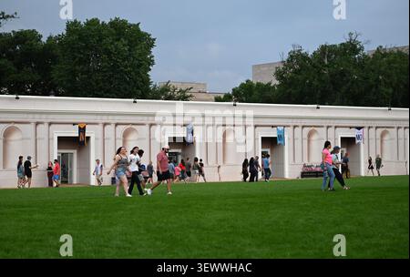Washington, USA. Juni 2026. Die Besucher besuchen die Great American State Fair in Washington, DC, USA, am 27. Juni 2026. Die Great American State Fair findet hier vom 25. Juni bis 10. Juli statt. Quelle: Li Rui/Xinhua/Alamy Live News Stockfoto