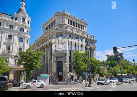 Das Gebäude des Cervantes-Instituts in Madrid. Madrid Stadtlandschaft Architektur im Sommer. Madrid, Spanien - 12. Juni 2024. Stockfoto