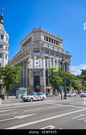 Das Gebäude des Cervantes-Instituts in Madrid. Madrid Stadtlandschaft Architektur im Sommer. Madrid, Spanien - 12. Juni 2024. Stockfoto