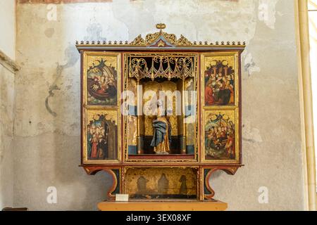 Altar Heilige Ursula im Innenraum der Schäßburger Bergkirche in Sighisoara oder Schäßburg, Siebenbürgen, Rumänien | Altar Saint Ursula, Innenraum von Stockfoto