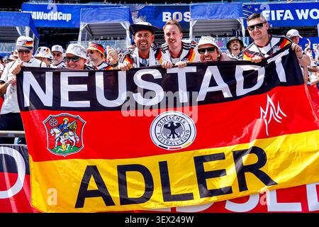 Boston, USA. Juni 2026. Fans Deutschlands beim 32 Spiel der FIFA Fussball-Weltmeisterschaft 2026 im Stadion Boston am 29. Juni 2026 in Boston, USA. (Credit: Marcel ter Bals/MTB-Photo/Alamy Live News) Credit: MTB Photo/Alamy Live News Stockfoto