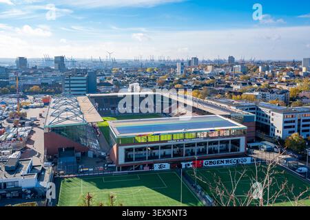 FC St. Pauli Fußballverein Millerntor Stadion in Hamburg vom Dach des St. Pauli Bunkers aus gesehen Stockfoto