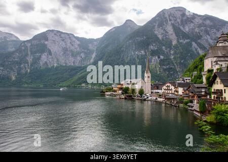 Das schöne Dorf Hallstatt in Österreich. Dies ist der zweitmeistbesuchte Ort in Österreich nach Wien. Stockfoto