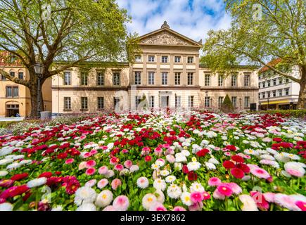 Die alte Versammlungshalle der Universität Göttingen ist ein denkmalgeschütztes Gebäude mit langer Geschichte. Es liegt mitten in der historischen Altstadt an der ce Stockfoto