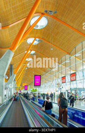 Spanien, Madrid, Madrid Barajas International Airport, Terminal 4 des britischen Architekten Richard Rogers Stockfoto