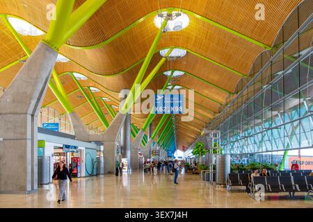 Spanien, Madrid, Madrid Barajas International Airport, Terminal 4 des britischen Architekten Richard Rogers Stockfoto