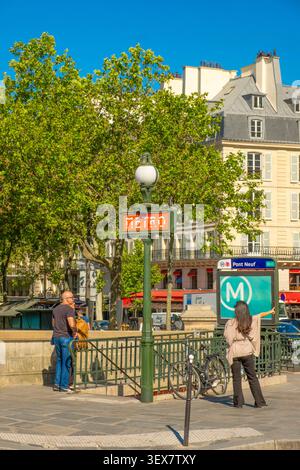 Frankreich, Paris, das von der UNESCO zum Weltkulturerbe erklärte Gebiet, die U-Bahn-Station Pont Neuf Stockfoto