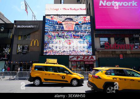 Detaillierte Ansicht einer Anzeige in New York oder nirgendwo außerhalb des Madison Square Garden vor Spiel 4 der NBA Finals am Mittwoch, den 10. Juni 2026, in New York. Stockfoto