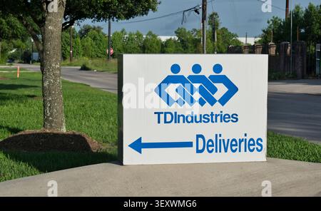 Houston, Texas USA 05-31-2026: Geschäftszeichen und Logo des Unternehmens TD Industries. Stockfoto