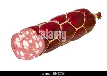 Geräucherte Wurst mit Schmalz, gebunden mit einem Seil. Wurst isoliert auf weißem Hintergrund. Stockfoto