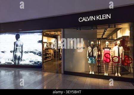 Eingang für das Calvin Klein Einzelhandelsgeschäft. London, UK, 29. Juni 2023 Stockfoto