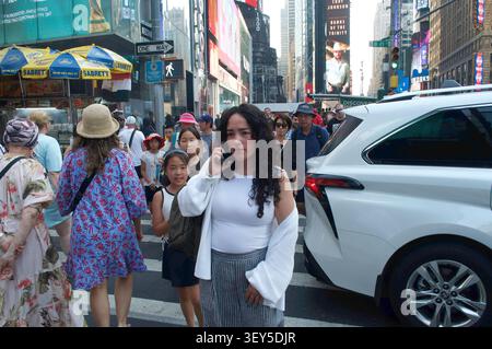 New York, United States. 01st July, 2026. People walk in Times Square, Manhattan, New York City. (Photo by Jimin Kim/SOPA Images/Sipa USA) Credit: Sipa USA/Alamy Live News Stockfoto