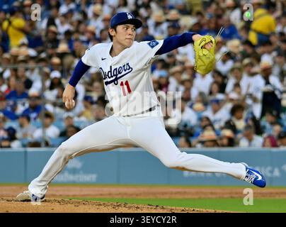 Los Angeles, Usa. Juli 2026. Los Angeles Dodgers Starting Pitcher Roki Sasaki wird am Donnerstag, den 2. Juli 2026, im ersten Inning im Dodger Stadium in Los Angeles gegen die San Diego Padres ausliefern. Foto: Jim Ruymen/UPI Credit: UPI/Alamy Live News Stockfoto