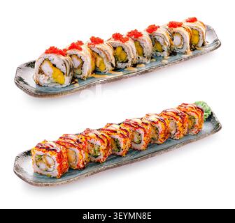 Zwei verschiedene japanische Sushi-Rollen-Sets liegen auf Keramikplatten. Gourmet-Meeresfrüchte-Sortiment umfasst Tempura-Garnelen-Füllungen, hellen Tobiko-Kaviar und süße Unagi-Sauce. - Fotomontage Stockfoto