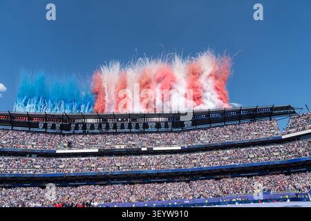 Philadelphia, United States. 04th July, 2026. Celebration of Independence Day before round of 16 game between France and Paraguay during FIFA World Cup 2026 at Philadelphia Stadium at Philadelphia, Pennsylvania, USA on July 4, 2026. (Photo by Lev Radin/Sipa USA) Credit: Sipa USA/Alamy Live News Stockfoto