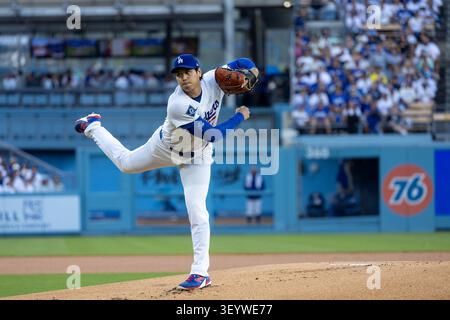 Los Angeles, California, USA. 3rd July, 2026. Shohei Ohtani #17 of the Los Angeles Dodgers pitches during the game between the San Diego Padres and the Los Angeles Dodgers at UNIQLO Field at Dodger Stadium on Friday, July 3, 2026 in Los Angeles, California. Los Angeles Dodgers won the game 4-3.Armando Arorizo (Credit Image: © Armando Arorizo/Prensa Internacional via ZUMA Press Wire) EDITORIAL USAGE ONLY! Not for Commercial USAGE! Stockfoto