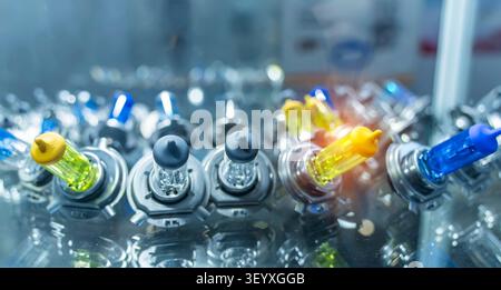 xenon- und Halogenlampen. Kfz-Glühlampen Stockfoto