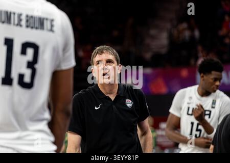 ISTANBUL, TURKEY - 4th July , 2026 : Scott Fitch, the Head Coach of U.S.A. is in action during FIBA U17 Basketball World Cup Semi Finals match between U.S.A. and Australia at Basketball Development Center in Istanbul . Credit: ahmetozkanphotography/Alamy Live News Stockfoto