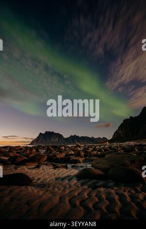 Haus, Strand, Trollfjord, Lofoten, Norwegen Stockfoto