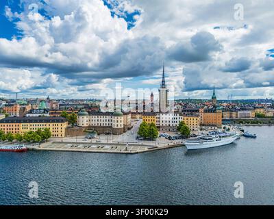Stockholmer Luftpanorama der Altstadt Gamla Stan atemberaubendes Luftpanorama von Stockholm, Schweden, mit einer hohen Vogelperspektive auf die Geschichte Stockfoto