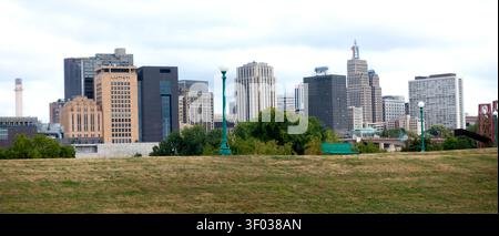 Blick auf die Skyline der Innenstadt von St. Paul 2023. St. Paul Minnesota MN USA Stockfoto