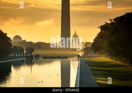 Washington Monument und reflektierender Pool Stockfoto