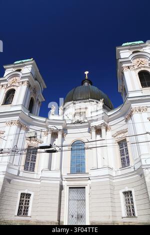 Dreifaltigkeitskirche in Salzburg, Österreich. Ortsname: Dreifaltigkeitskirche. Römisch-katholische Barockkirche. Stockfoto