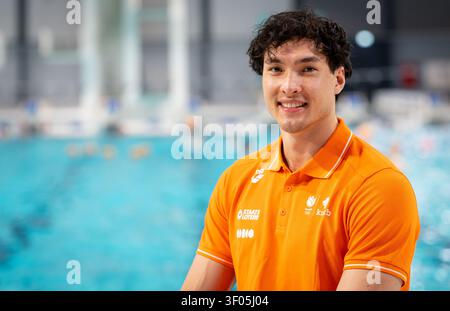 EINDHOVEN - Porträt von Brandon van den Berg während eines Medientages in Vorbereitung auf die europäischen Langkurs-Schwimmmeisterschaften in Paris. Die endgültige TeamNL-Auswahl konnte im Anschluss an die europäischen Schwimmversuche festgelegt werden. IRIS VAN DEN BROEK / ANP netherlands Out - belgien Out Stockfoto
