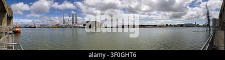 Historisches und modernes maritimes Erbe in Saint-Nazaire, Bretagne, Frankreich Stockfoto