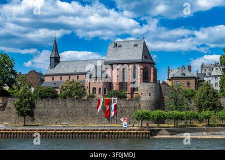 Blick über den Main hinweg zu den historischen Häusern, Frankfurt, Deutschland Stockfoto