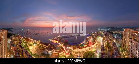 Luftaufnahme einer Sonnenstadt auf der Insel Phu Quoc, Vietnam. Reise- und Landschaftskonzept Stockfoto