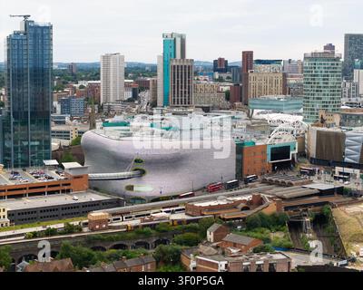 Eine Luft-Panoramablick auf die Skyline der Stadt Birmingham mit dem Moor Street-Bahnhof, der den Passagieren einen einfachen Zugang zur Hauptstraße bietet Stockfoto