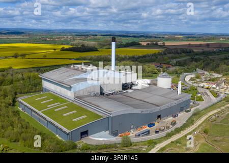 Energie aus einer Abfallkraftanlage entlang der A1 in North Yorkshire, Haushaltsabfall wird in Strom umgewandelt, der die Kohlenstoffabscheidung unterstützt Stockfoto