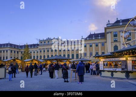 Christkindlmarkt, Weihnachtsmarkt, Schloss Schönbrunn, Wien, Österreich Stockfoto