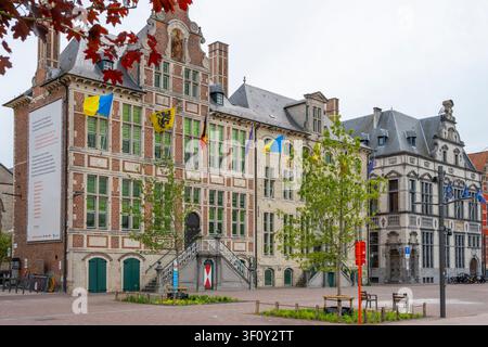 Sint-Niklaas, Belgien, 31. Mai 2026: Blick auf das alte Rathaus und das Cipierage in Sint Niklaas, Belgien Stockfoto