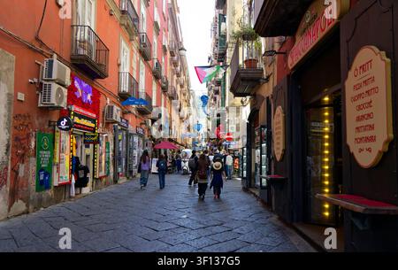 Gasse der Spanischen Viertel in Neapel Stockfoto
