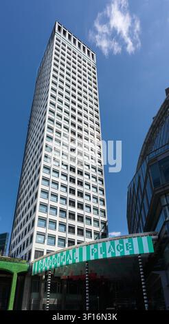 Thirty High, ein Bürogebäude am Cardinal Place, London, England. Stockfoto