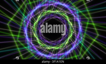 Das Bild zeigt ein lebendiges spiralförmiges Lichtmuster, das mit Linien in Grün, Lila und Blau erstellt wurde, die von einem zentralen Punkt ausgehen. Der Hintergrund ist schwarz Stockfoto