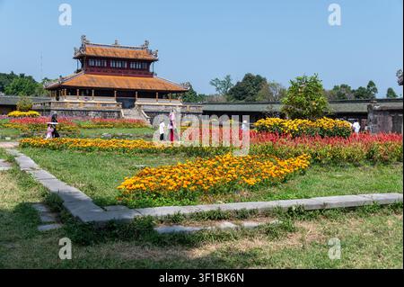 Der 1841 erbaute Nhat-Thanh-Pavillon, der sich in der Verbotenen Purpurstadt und im Thieu-Phuong-Garten innerhalb der Kaiserstadt Hue in der Stadt Hue, centra Stockfoto