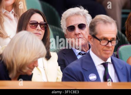 Dustin Hoffman und Lisa Hoffman am vierzehnten Tag der Wimbledon Championships 2026 im All England Lawn Tennis and Croquet Club, London. Bilddatum: Sonntag, 12. Juli 2026. Stockfoto