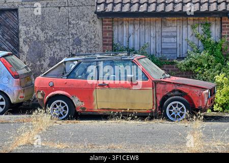 Ehemalige Autowerkstatt in Dersingham, Norfolk, UK Stockfoto