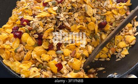 Nahaufnahme von gekochter Granola Stockfoto
