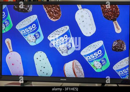 Miami Beach Florida, Fernseher, Bildschirmmonitor, Werbespot, Jasso, gefrorener griechischer Joghurt, gefrorener Joghurt, Eiscreme, gefrorenes Dessert, Eis am Stiel Stockfoto