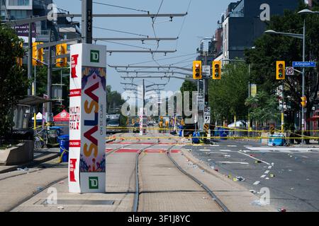 Peking, China. 12. Juli 2026. Dieses Foto, das am 12. Juli 2026 aufgenommen wurde, zeigt die Szene nach einer Schießerei in Toronto, Kanada. Zwei Menschen wurden getötet und sechs weitere verletzt bei einer Schießerei auf einem Straßenfest in Toronto, der größten Stadt Kanadas, am Samstagabend, bestätigte die örtliche Polizei. Credit: Li Haitao/Xinhua/Alamy Live News Stockfoto