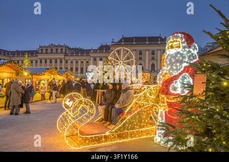 Weihnachtsmarkt, Schloss Schönbrunn, Wien, Österreich Stockfoto