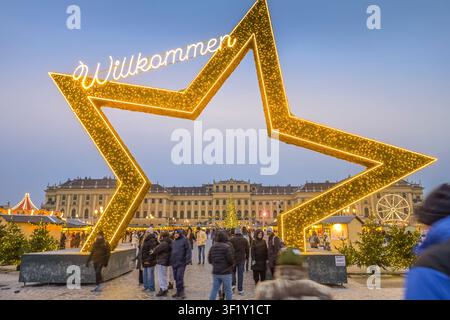 Weihnachtsmarkt, Schloss Schönbrunn, Wien, Österreich Stockfoto