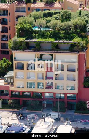 ist ein luxuriöses Wohngebäude im Stadtteil Fontvieille von Monaco, am 10 Quai Jean-Charles Rey, mit Blick auf die Marina und das Hafengebiet. Stockfoto