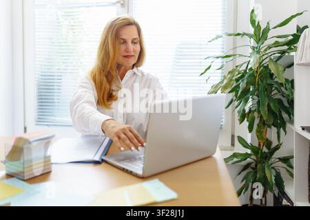 Heimarbeit remote online Stockfoto