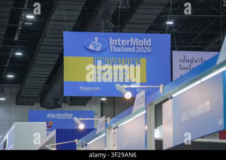 Bangkok, Thailand - 17. Juni 2026: Überkopf hängendes Schild für die InterMold Thailand-Form- und Werkzeugbauausstellung in einer Bangkok-Konvention Stockfoto