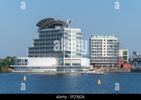 Ikonihes 5-Sterne-Luxushotel voco St. David's Cardiff, Wassergebäud an der Cardiff Bay, Süd-Wales, UK Stockfoto